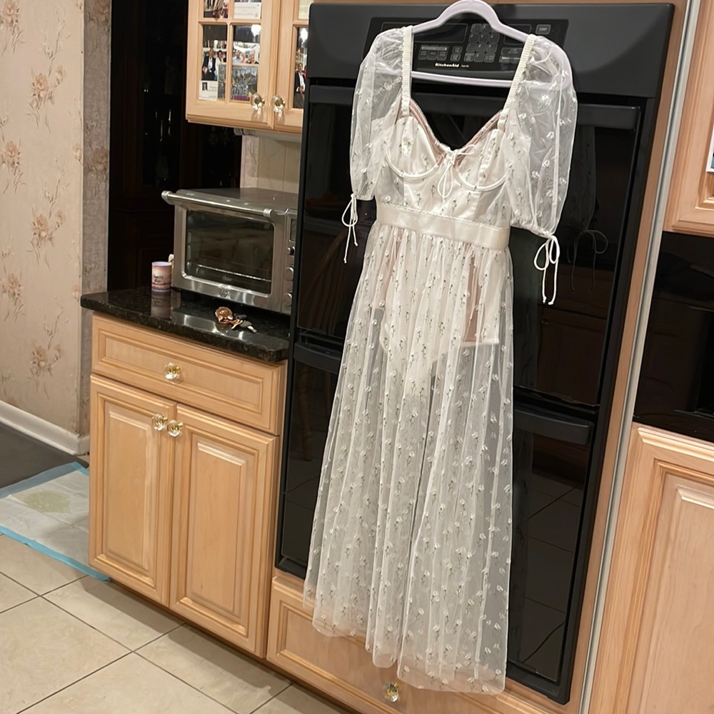 “For Love and Lemons” 🍋 size small lace gown brand new without tags